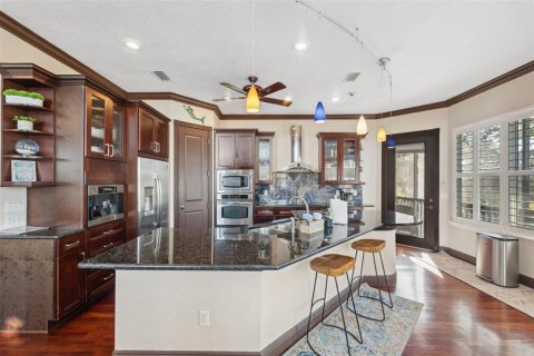 House in Weeki Wachee, Florida 3 bedrooms, 212.37 sq.m. № 1570957 - photo 24