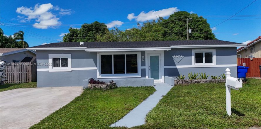 Casa en Hollywood, Florida 4 dormitorios, 114.46 m2 № 1968838