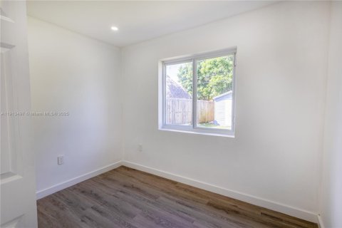 Casa en alquiler en Hollywood, Florida, 4 dormitorios, 114.46 m2 № 1968838 - foto 19