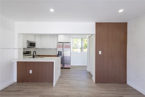 Casa en alquiler en Hollywood, Florida, 4 dormitorios, 114.46 m2 № 1968838 - foto 6