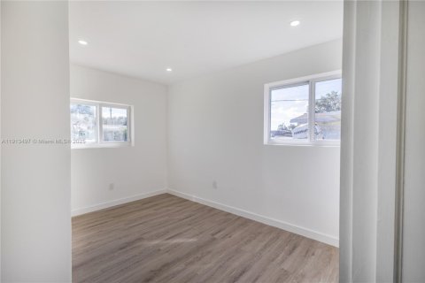 Casa en alquiler en Hollywood, Florida, 4 dormitorios, 114.46 m2 № 1968838 - foto 16