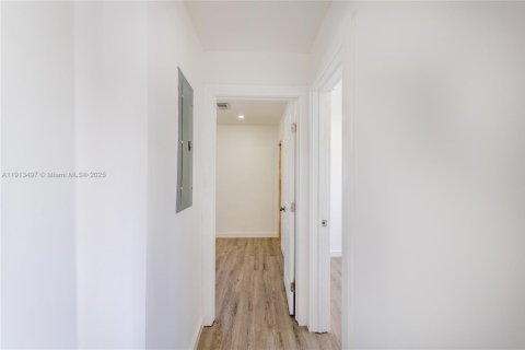 Casa en alquiler en Hollywood, Florida, 4 dormitorios, 114.46 m2 № 1968838 - foto 10