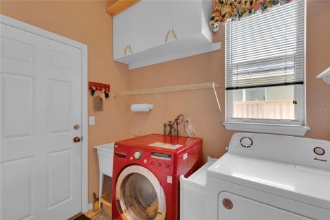 House in Clearwater, Florida 3 bedrooms, 229.38 sq.m. № 1765295 - photo 29