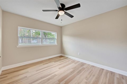 House in Orlando, Florida 3 bedrooms, 96.53 sq.m. № 2093394 - photo 17