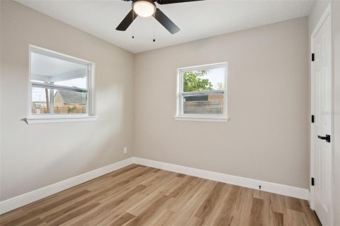House in Orlando, Florida 3 bedrooms, 96.53 sq.m. № 2093394 - photo 23