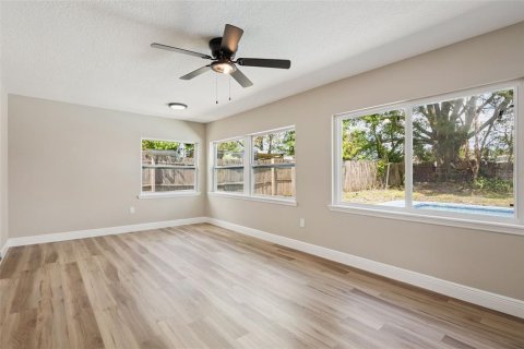House in Orlando, Florida 3 bedrooms, 96.53 sq.m. № 2093394 - photo 15