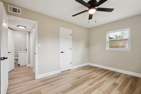 House in Orlando, Florida 3 bedrooms, 96.53 sq.m. № 2093394 - photo 20
