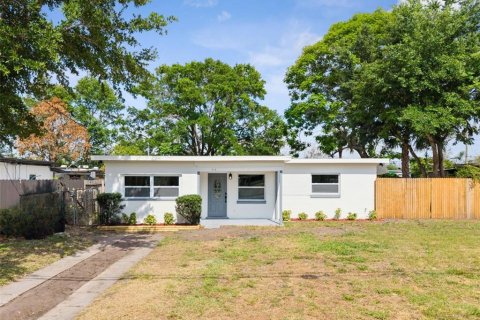 House in Orlando, Florida 3 bedrooms, 96.53 sq.m. № 2093394