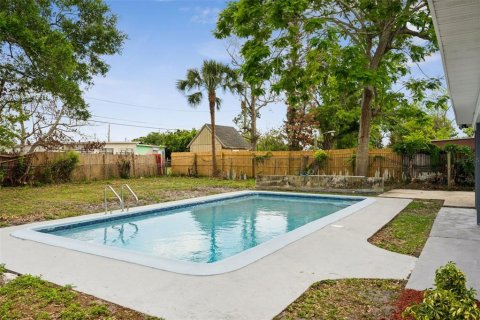 House in Orlando, Florida 3 bedrooms, 96.53 sq.m. № 2093394 - photo 24