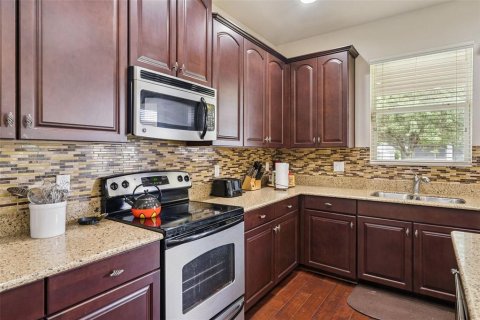 House in Winter Garden, Florida 4 bedrooms, 242.29 sq.m. № 2200968 - photo 12