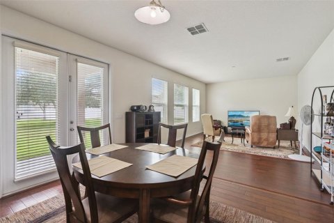House in Winter Garden, Florida 4 bedrooms, 242.29 sq.m. № 2200968 - photo 9
