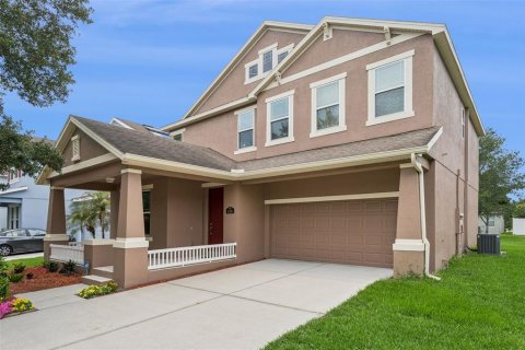 House in Winter Garden, Florida 4 bedrooms, 242.29 sq.m. № 2200968 - photo 4