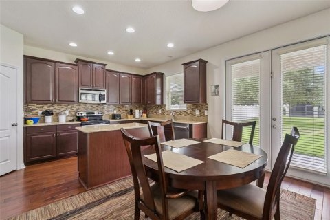 House in Winter Garden, Florida 4 bedrooms, 242.29 sq.m. № 2200968 - photo 10