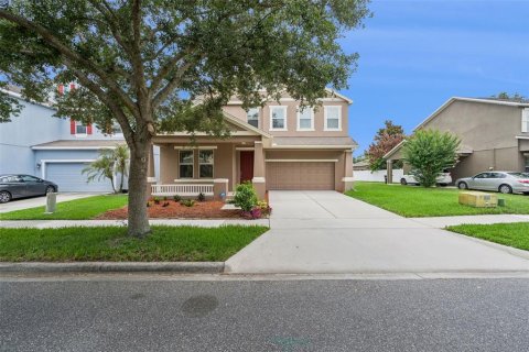 House in Winter Garden, Florida 4 bedrooms, 242.29 sq.m. № 2200968 - photo 3