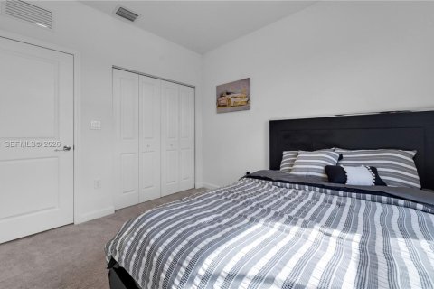 Townhouse in Homestead, Florida 3 bedrooms, 137.77 sq.m. № 2058389 - photo 20