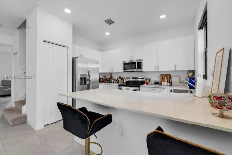 Townhouse in Homestead, Florida 3 bedrooms, 137.77 sq.m. № 2058389 - photo 6
