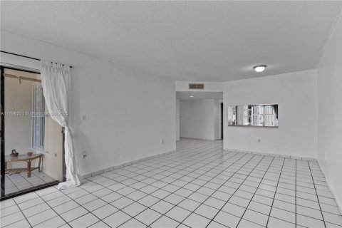 Copropriété à louer à Miami, Floride: 3 chambres, 102.38 m2 № 1861313 - photo 5