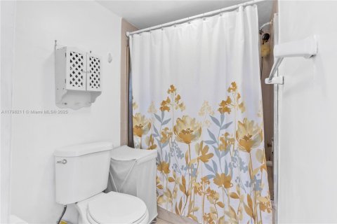 Copropriété à louer à Miami, Floride: 3 chambres, 102.38 m2 № 1861313 - photo 14