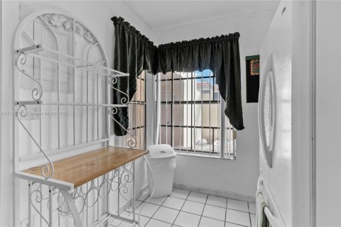 Copropriété à louer à Miami, Floride: 3 chambres, 102.38 m2 № 1861313 - photo 7
