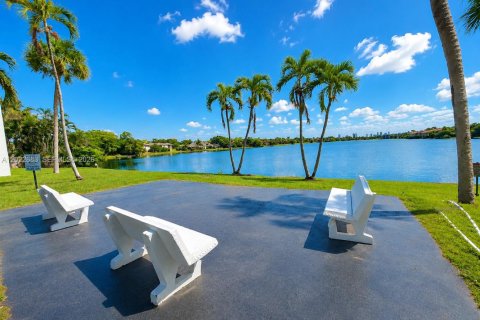 Copropriété à vendre à Miami, Floride: 2 chambres, 88.44 m2 № 2154345 - photo 23