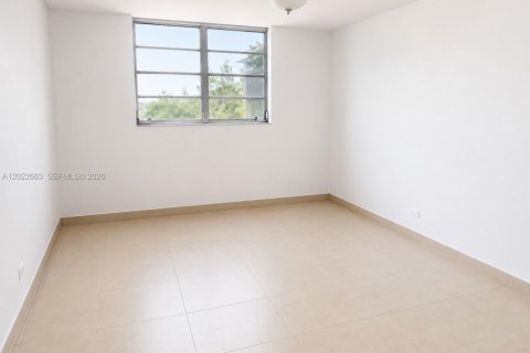 Copropriété à vendre à Miami, Floride: 2 chambres, 88.44 m2 № 2154345 - photo 9