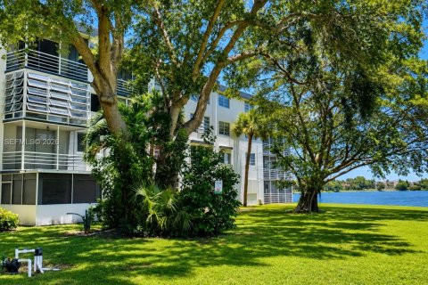 Copropriété à vendre à Miami, Floride: 2 chambres, 88.44 m2 № 2154345 - photo 5