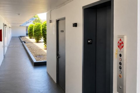 Copropriété à vendre à Miami, Floride: 2 chambres, 88.44 m2 № 2154345 - photo 13