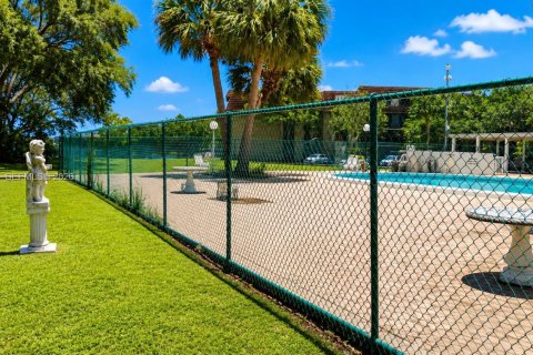 Copropriété à vendre à Miami, Floride: 2 chambres, 88.44 m2 № 2154345 - photo 17