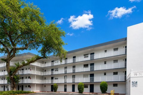 Copropriété à vendre à Miami, Floride: 2 chambres, 88.44 m2 № 2154345 - photo 6