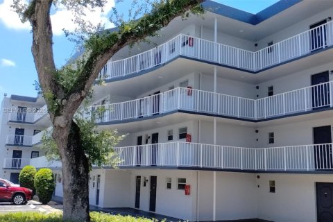 Copropriété à vendre à Miami, Floride: 2 chambres, 88.44 m2 № 2154345 - photo 21