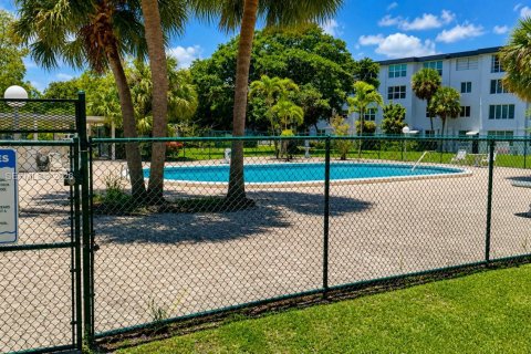 Copropriété à vendre à Miami, Floride: 2 chambres, 88.44 m2 № 2154345 - photo 18