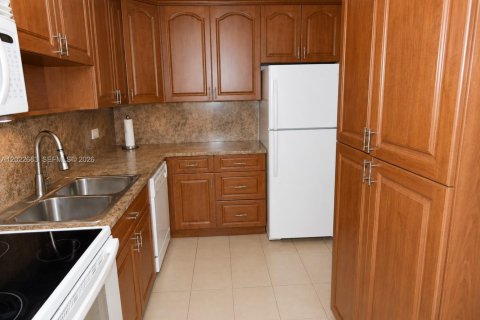 Copropriété à vendre à Miami, Floride: 2 chambres, 88.44 m2 № 2154345 - photo 4