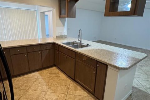 Apartamento en alquiler en Leesburg, Florida, 3 dormitorios, 172.24 m2 № 1769584 - foto 5