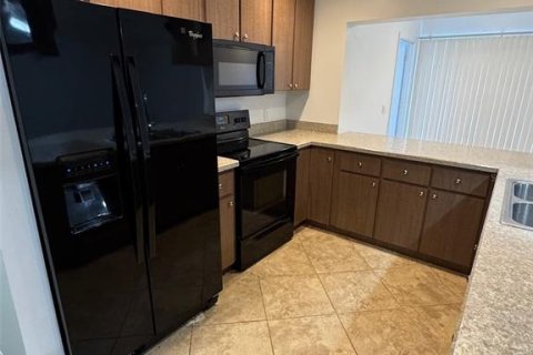 Apartamento en alquiler en Leesburg, Florida, 3 dormitorios, 172.24 m2 № 1769584 - foto 4