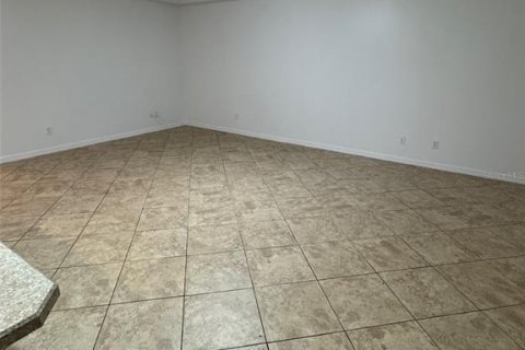 Apartamento en alquiler en Leesburg, Florida, 3 dormitorios, 172.24 m2 № 1769584 - foto 6