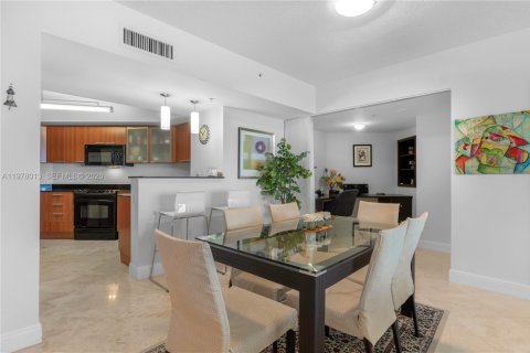 Condominio en alquiler en Sunny Isles Beach, Florida, 2 dormitorios, 148.83 m2 № 2154463 - foto 8