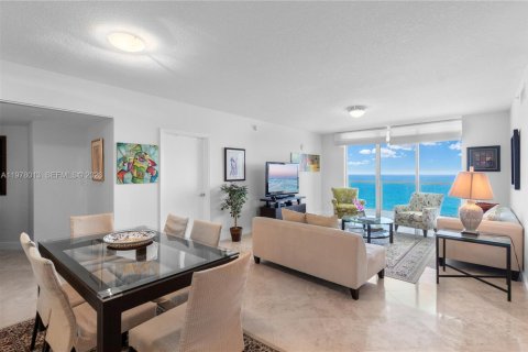 Condominio en alquiler en Sunny Isles Beach, Florida, 2 dormitorios, 148.83 m2 № 2154463 - foto 4