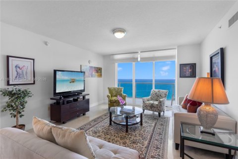 Condominio en alquiler en Sunny Isles Beach, Florida, 2 dormitorios, 148.83 m2 № 2154463 - foto 3