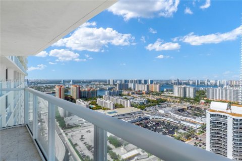 Condominio en alquiler en Sunny Isles Beach, Florida, 2 dormitorios, 148.83 m2 № 2154463 - foto 18