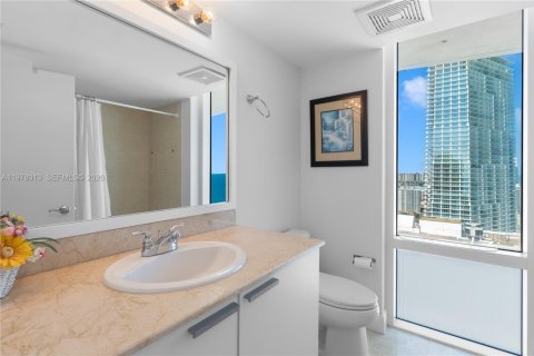 Condominio en alquiler en Sunny Isles Beach, Florida, 2 dormitorios, 148.83 m2 № 2154463 - foto 12