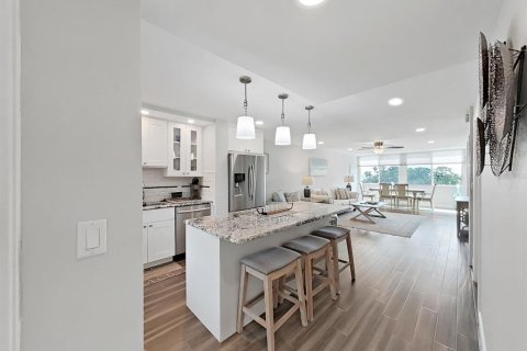 Снять в аренду кондоминиум в Клируотер, Флорида 5 комнат, 97.55м2, № 2109446 - фото 3