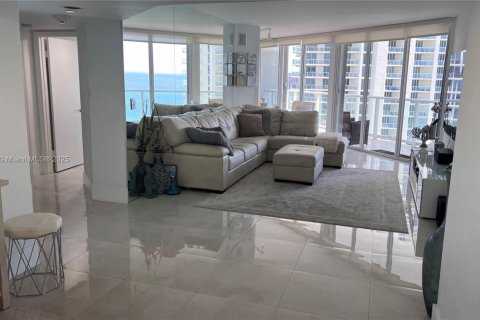 Condo in Sunny Isles Beach, Florida, 3 bedrooms  № 1978895 - photo 21