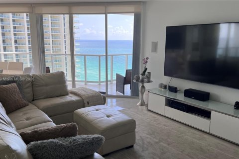 Condo in Sunny Isles Beach, Florida, 3 bedrooms  № 1978895 - photo 17