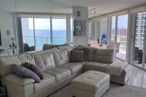 Condo in Sunny Isles Beach, Florida, 3 bedrooms  № 1978895 - photo 14