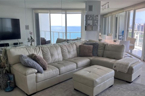 Condo in Sunny Isles Beach, Florida, 3 bedrooms  № 1978895 - photo 19