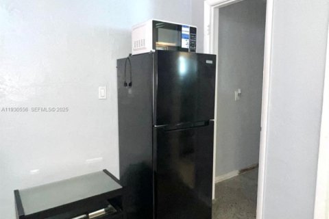 Снять в аренду коммерческую недвижимость в Вест-Парк, Флорида № 1989850 - фото 6