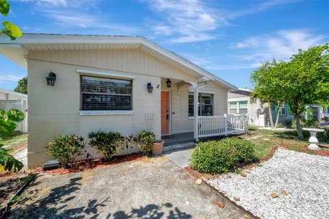 Casa en venta en Saint Petersburg, Florida, 2 dormitorios, 105.54 m2 № 2097973 - foto 4