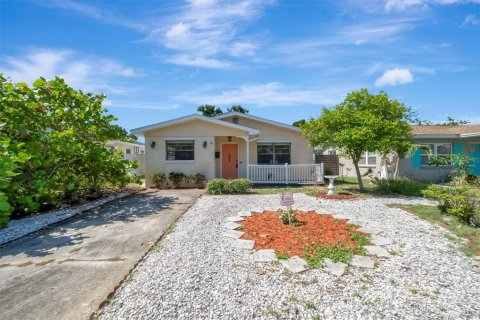 Casa en Saint Petersburg, Florida 2 dormitorios, 105.54 m2 № 2097973