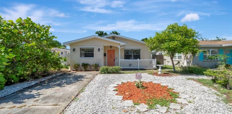 Casa en Saint Petersburg, Florida 2 dormitorios, 105.54 m2 № 2097973