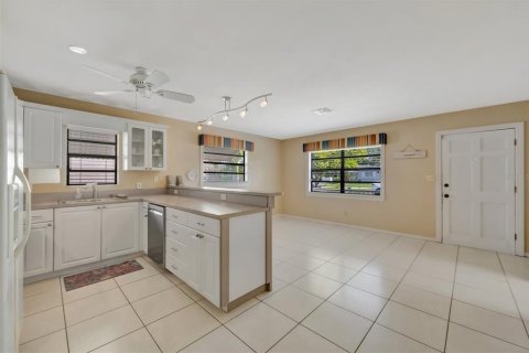 Casa en venta en Saint Petersburg, Florida, 2 dormitorios, 105.54 m2 № 2097973 - foto 11